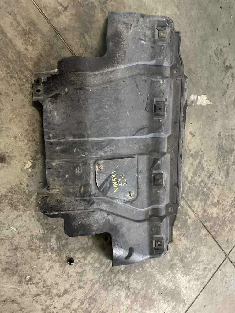 Scut motor plastic Nissan Navara 2.3 Motorina 2016, -