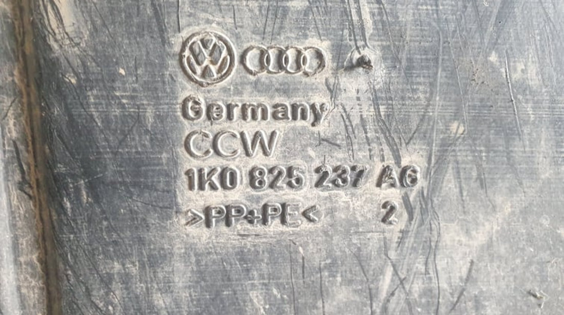 Scut motor plastic original VW Golf V 1.9 TDI 90cp cod piesa : 1K0825237AG
