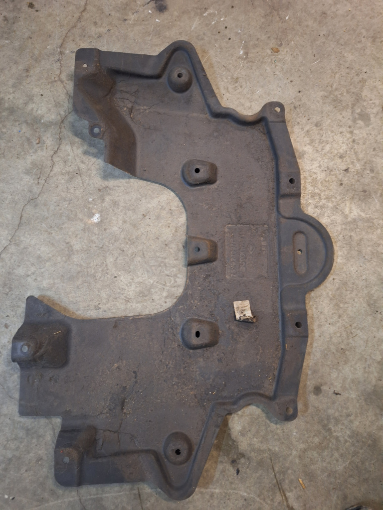 Scut motor plastic Renault Austral 1.2 Hybrid 2024, PARTE SPATE