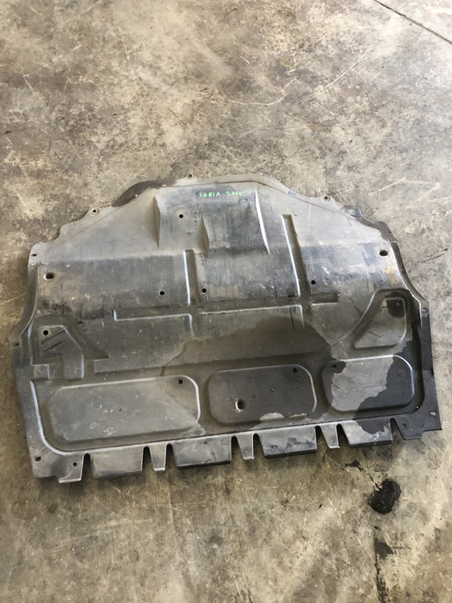 Scut motor plastic Skoda Fabia 2015