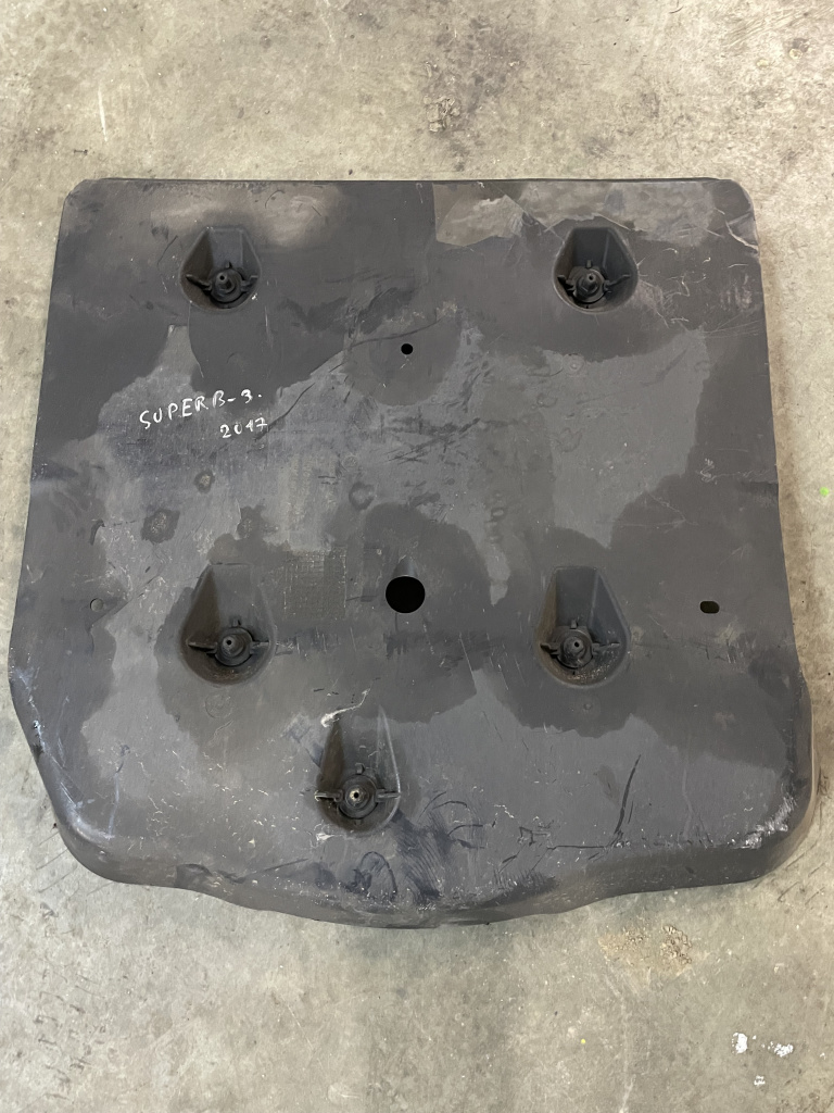Scut motor plastic Skoda Superb 3 2017