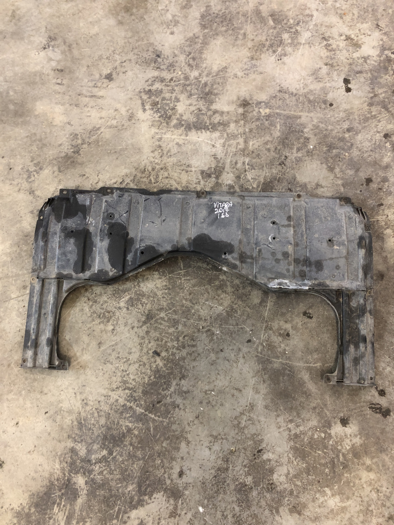 Scut motor plastic Suzuki Vitara 1.6 Benzina 2017