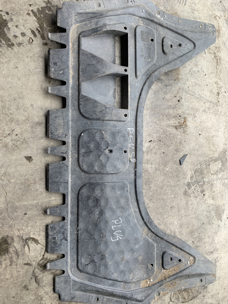 Scut motor plastic Volkswagen Golf 5 Plus - Motorina 2010, -