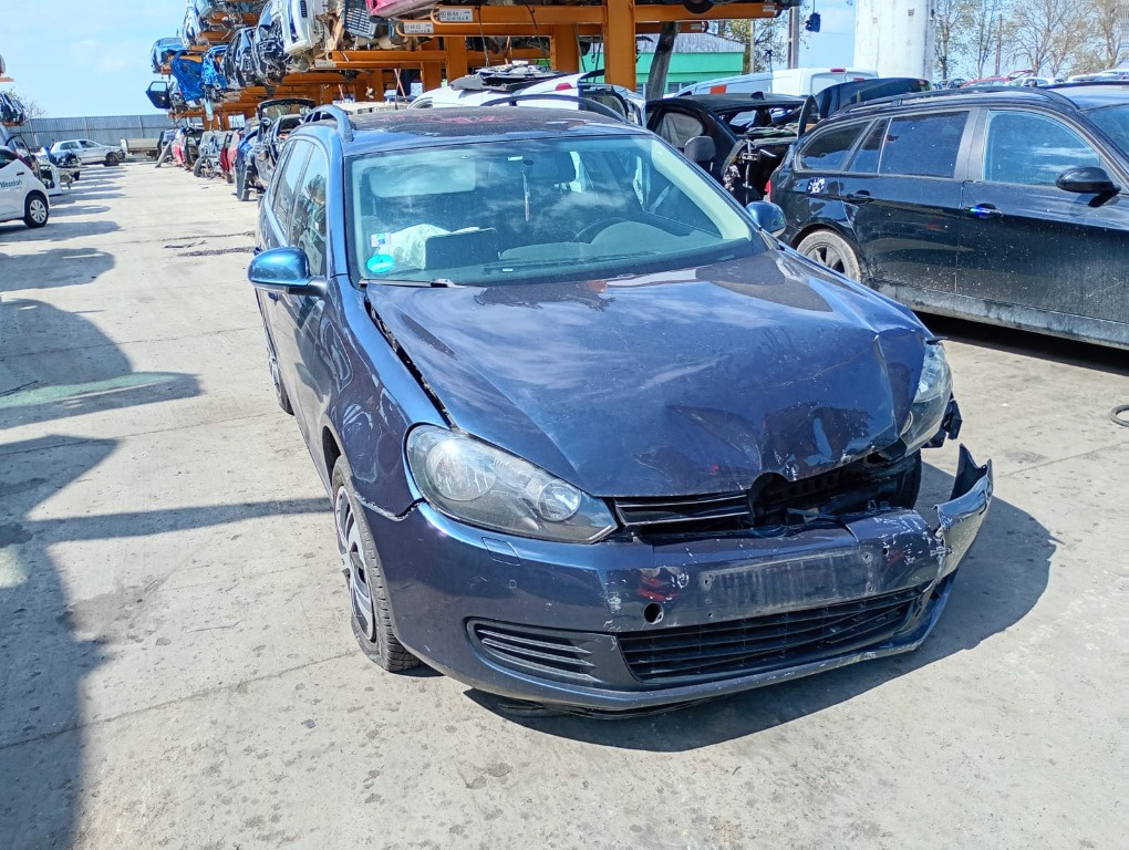 Scut motor plastic Volkswagen Golf 6 2011 break 1.6 tdi CAYC