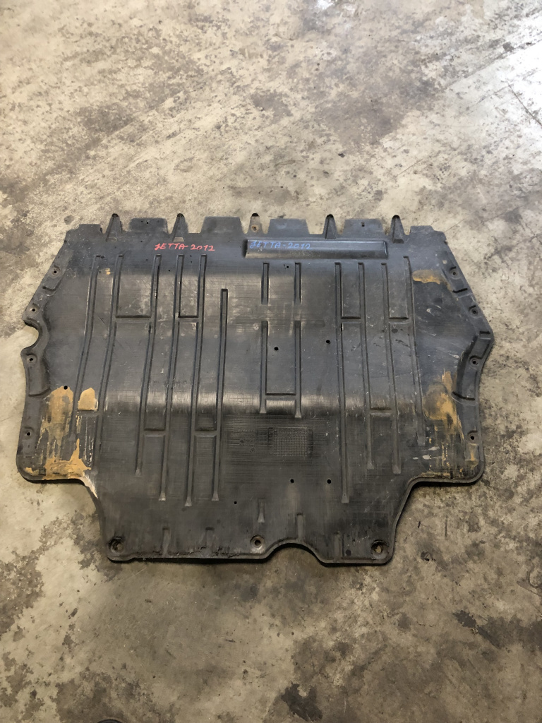 Scut motor plastic Volkswagen Jetta 2012