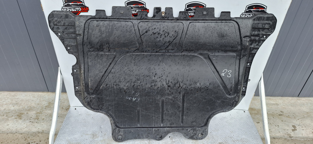 Scut motor plastic Volkswagen Passat B8 (2014-2019) 2.0 Motorina 2018, 3Q0825236D