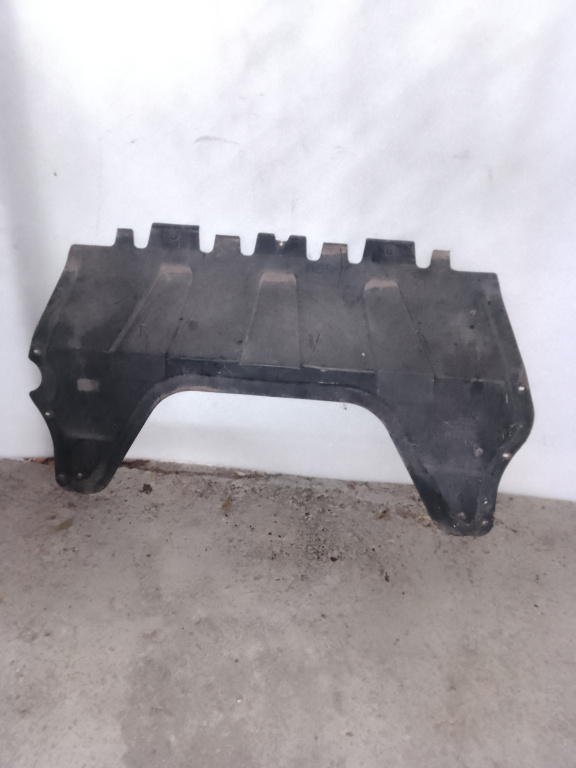 Scut motor plastic Volkswagen Tiguan 2.0 Motorina 2011