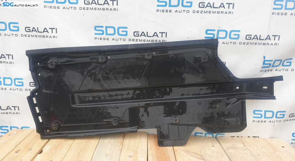 Scut Plastic Caroserie Lateral Stanga Audi A1 2011 - 2014 Cod 6Q0825201H [L2618]