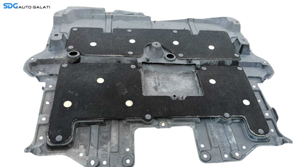 Scut Plastic Protectie Motor cu Imperfectiuni Lexus IS IS220 2005 - 2013 Cod 51447-53010 51441-53060 [M8350]