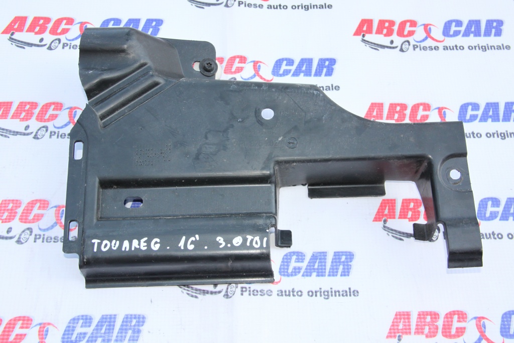 Scut protectie dreapta VW Touareg 7P cod: 7P0825202C / 7P0825202A model 2016