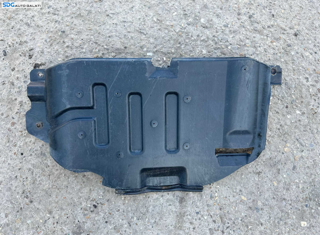Scut Protectie Plastic Motor SsangYong Rodius 2.7 2004 - 2012 Cod 24920-21000 [X3332]