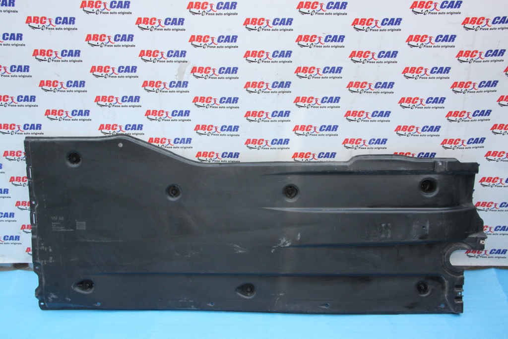 Scut protectie stanga caroserie VW Passat B8 Variant cod: 3Q0825201H model 2016