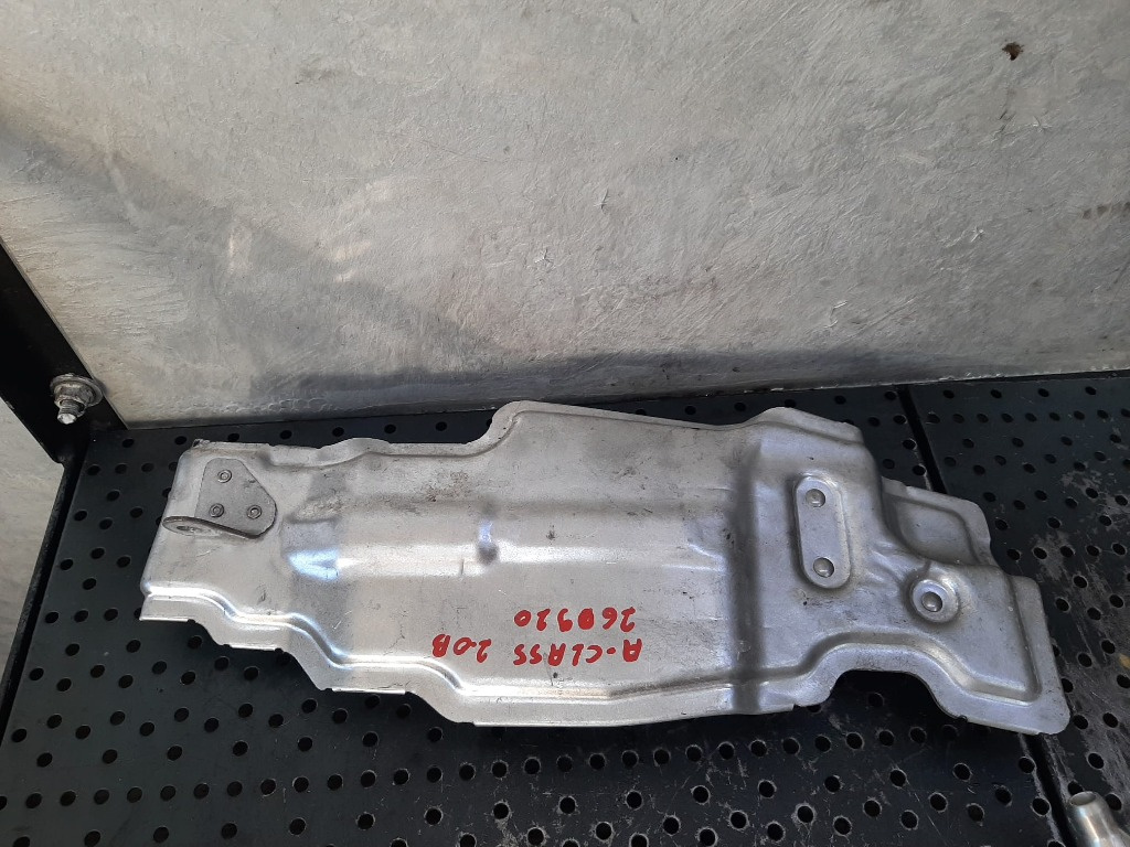 Scut protectie termica motor 2.0b 260920 mercedes a-class a35 amg w177 euro 6 a2601540100