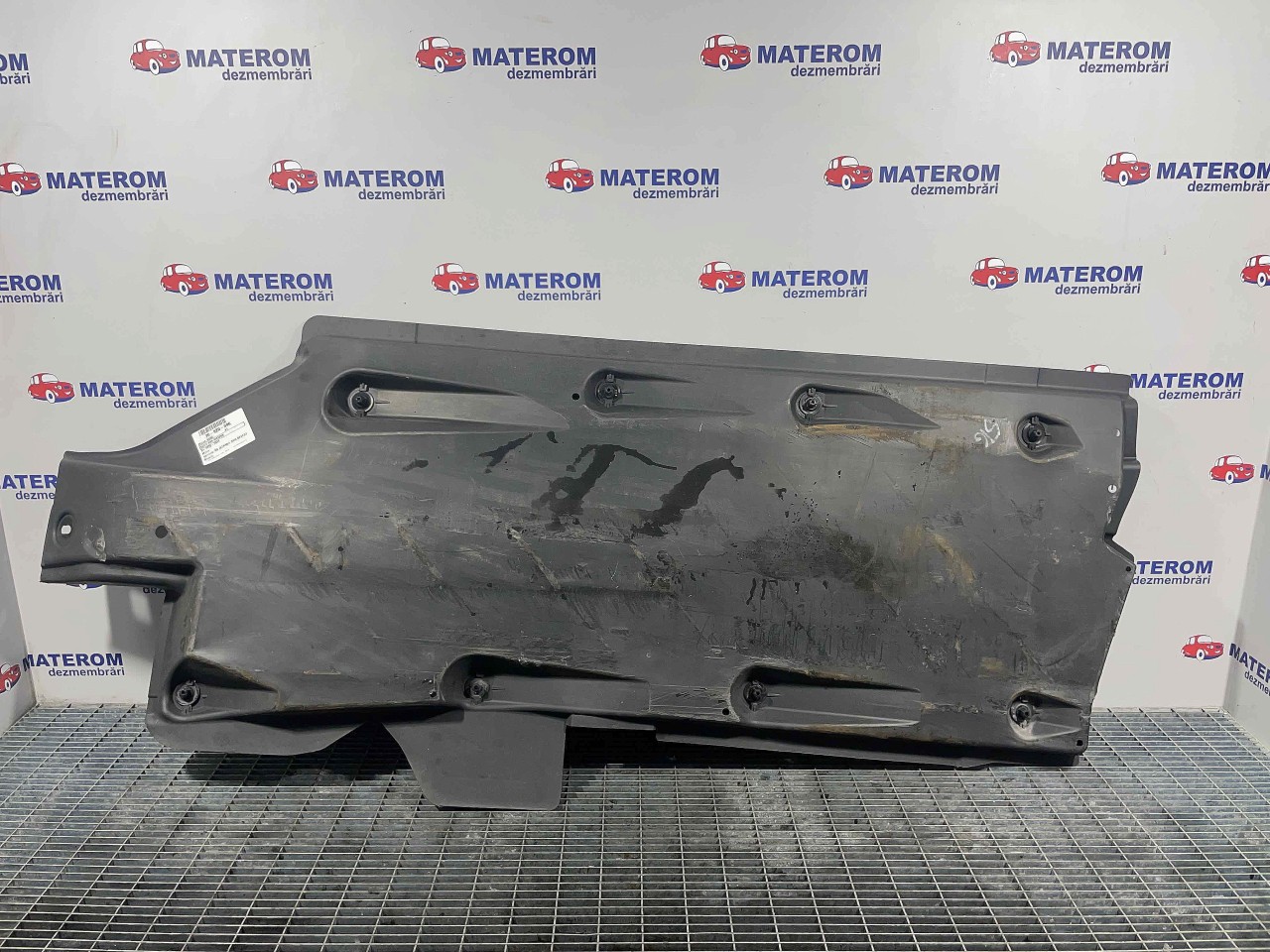 SCUT SUB MASINA AUDI A1 - - (2010 2014)