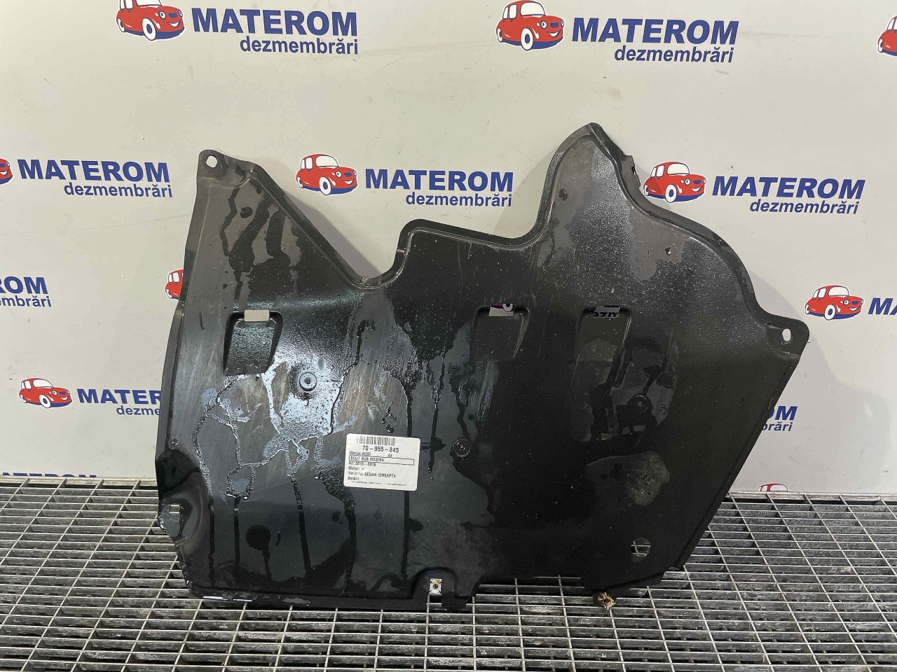 SCUT SUB MASINA AUDI A4 - - (2015 2018)
