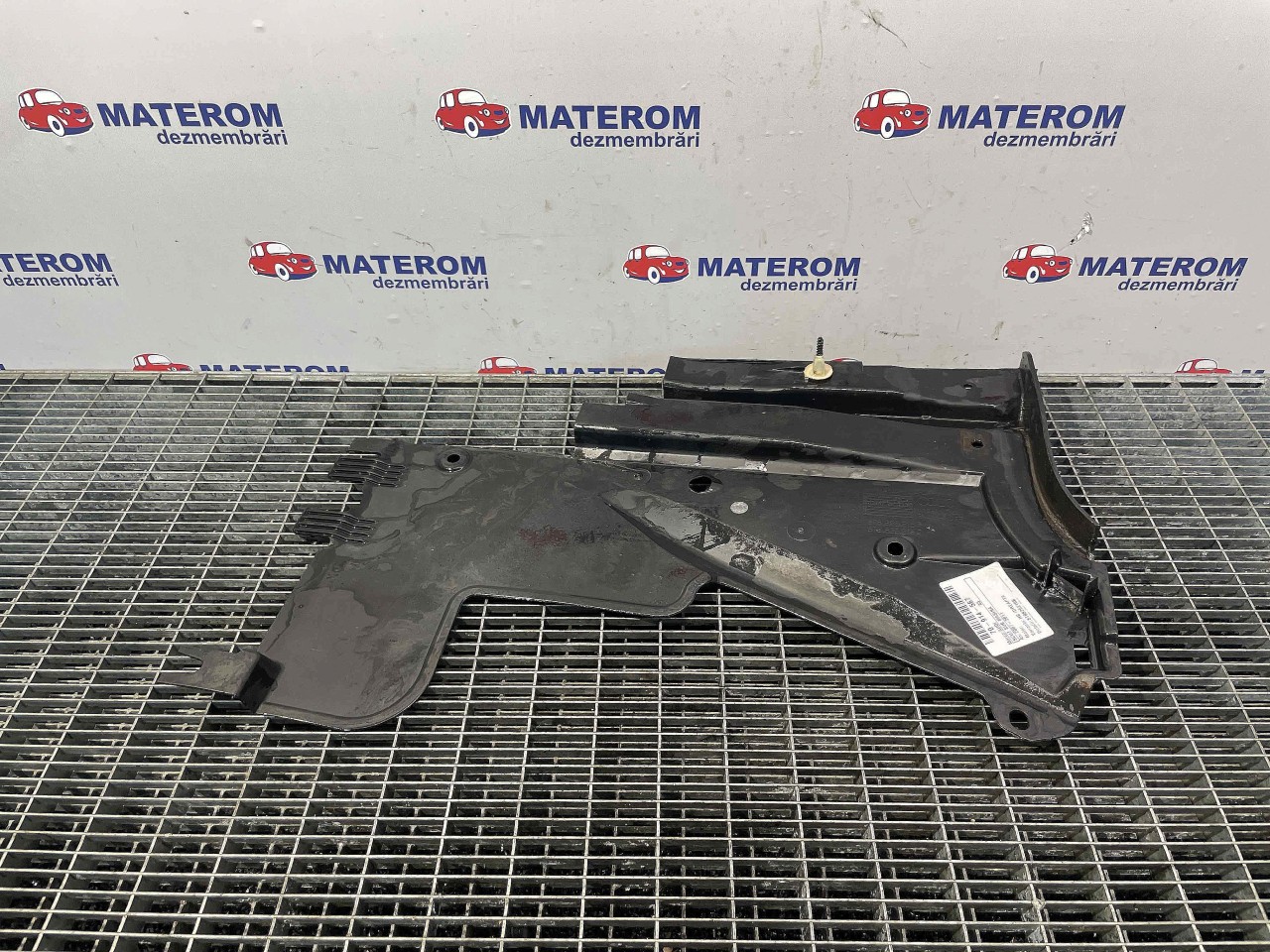 SCUT SUB MASINA AUDI A5 - - (2007 2011)