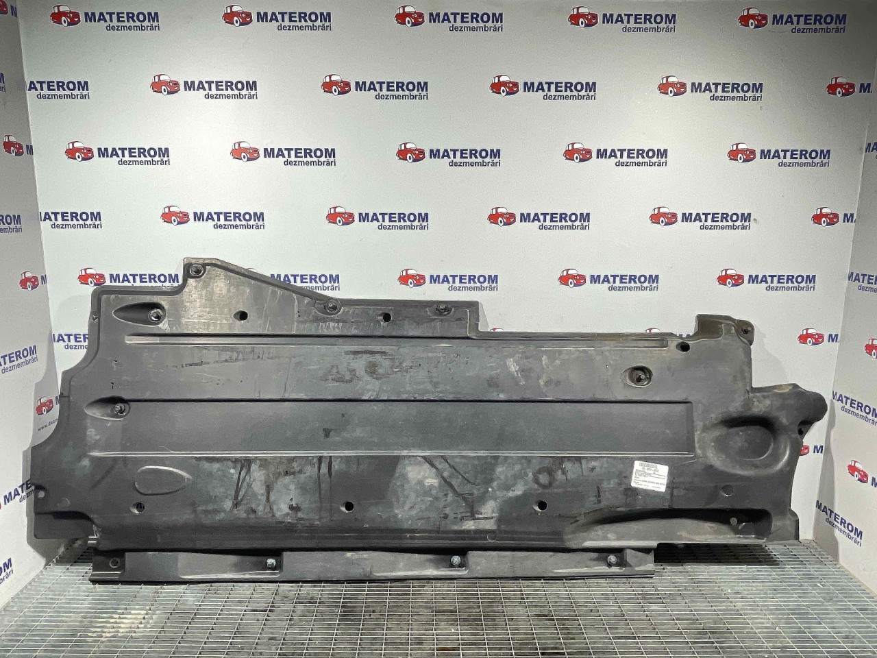 SCUT SUB MASINA AUDI A6 - - (2009 2011)