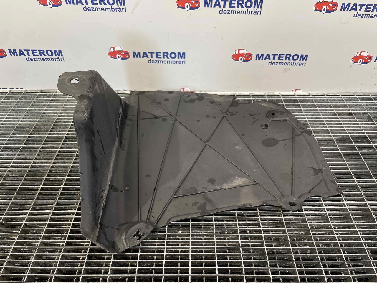 SCUT SUB MASINA AUDI A6 - - (2011 2015)