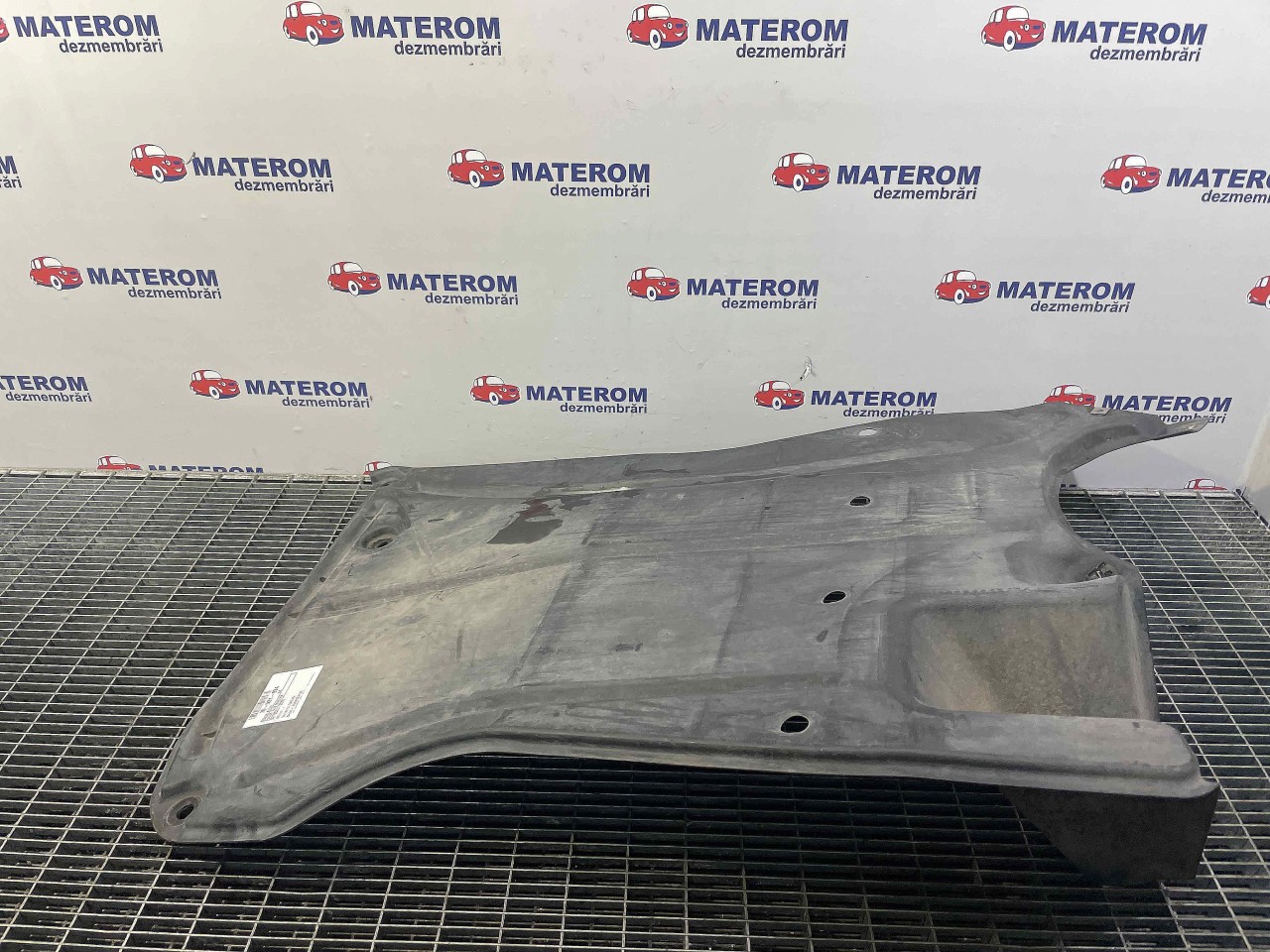 SCUT SUB MASINA AUDI A6 A6 - - (2011 2015)
