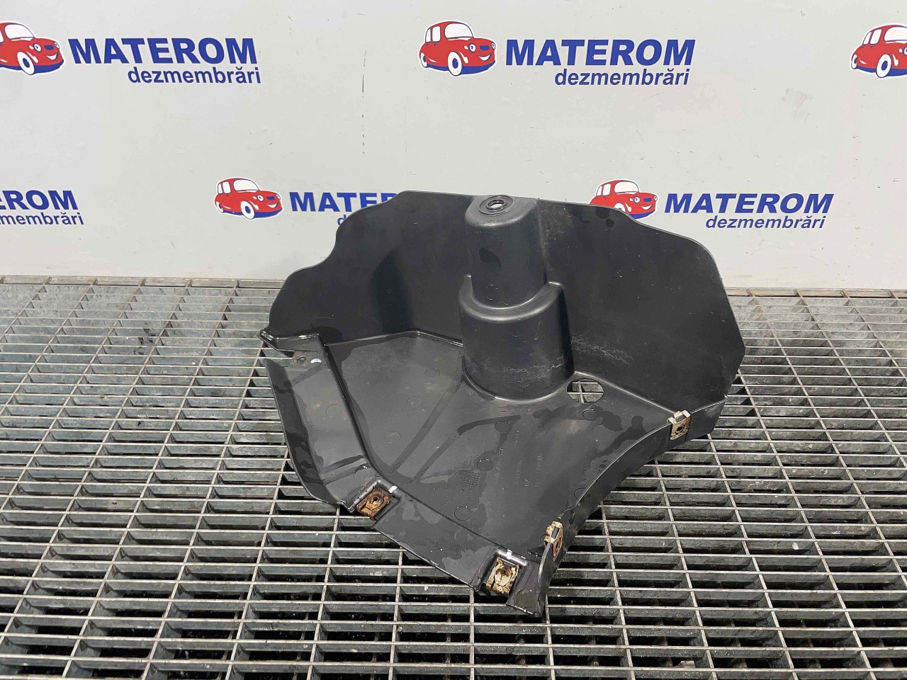 SCUT SUB MASINA BMW SERIA 1 F20 SERIA 1 F20 - - (2011 2015)
