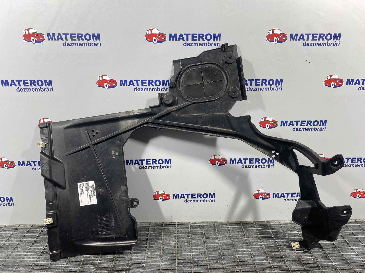 SCUT SUB MASINA BMW SERIA 2 F 45 SERIA 2 F 45 - - (2018 2021)