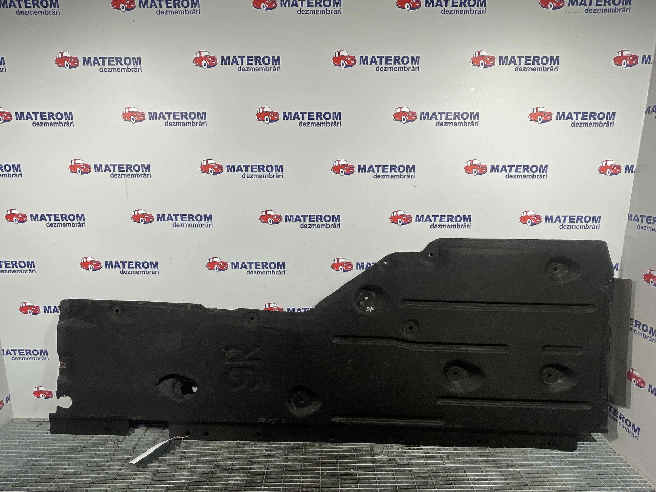SCUT SUB MASINA BMW SERIA 3 E 90 SERIA 3 E 90 2.0 D - (2007 2012)