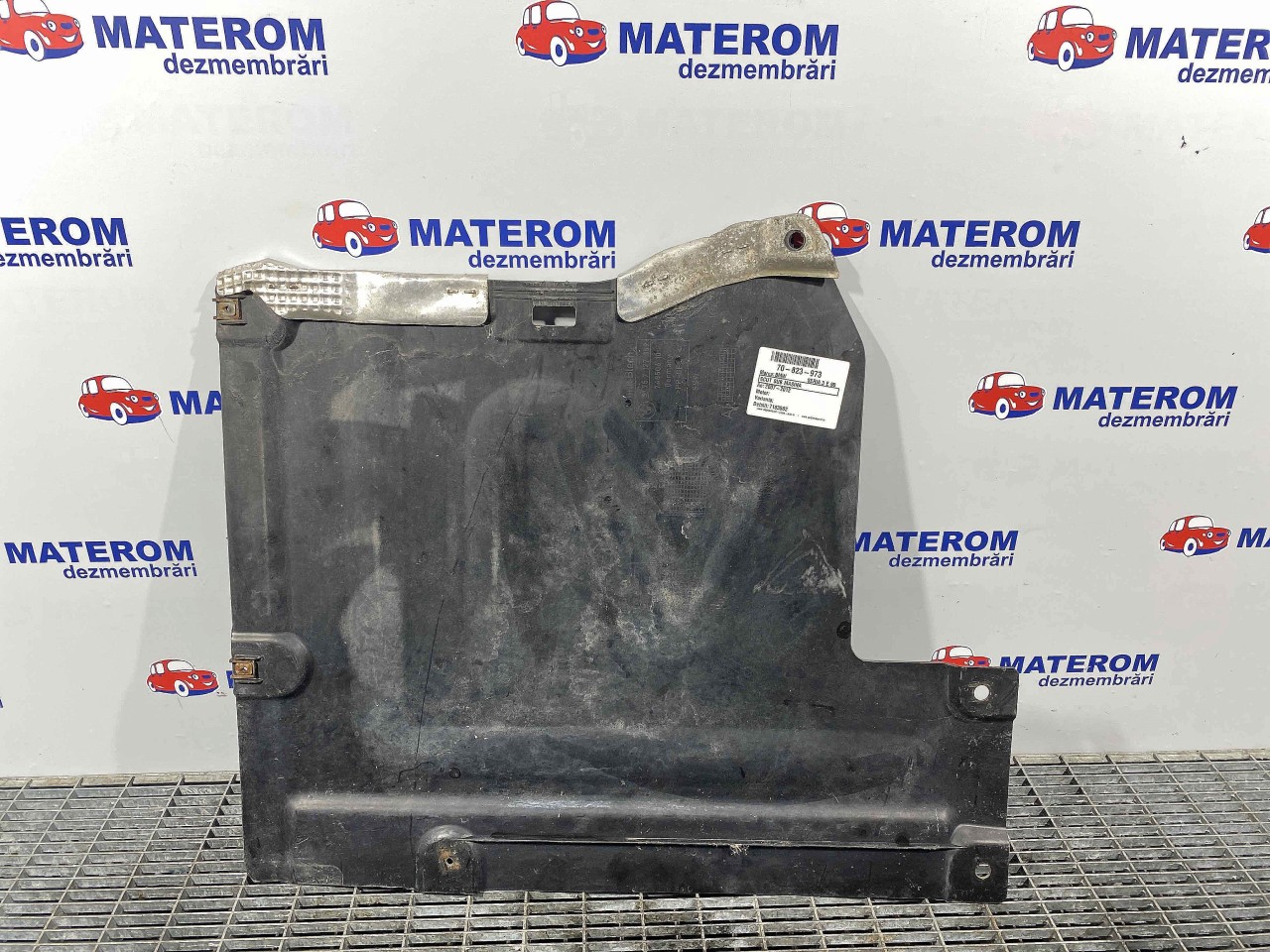 SCUT SUB MASINA BMW SERIA 3 E 90 SERIA 3 E 90 - - (2007 2012)
