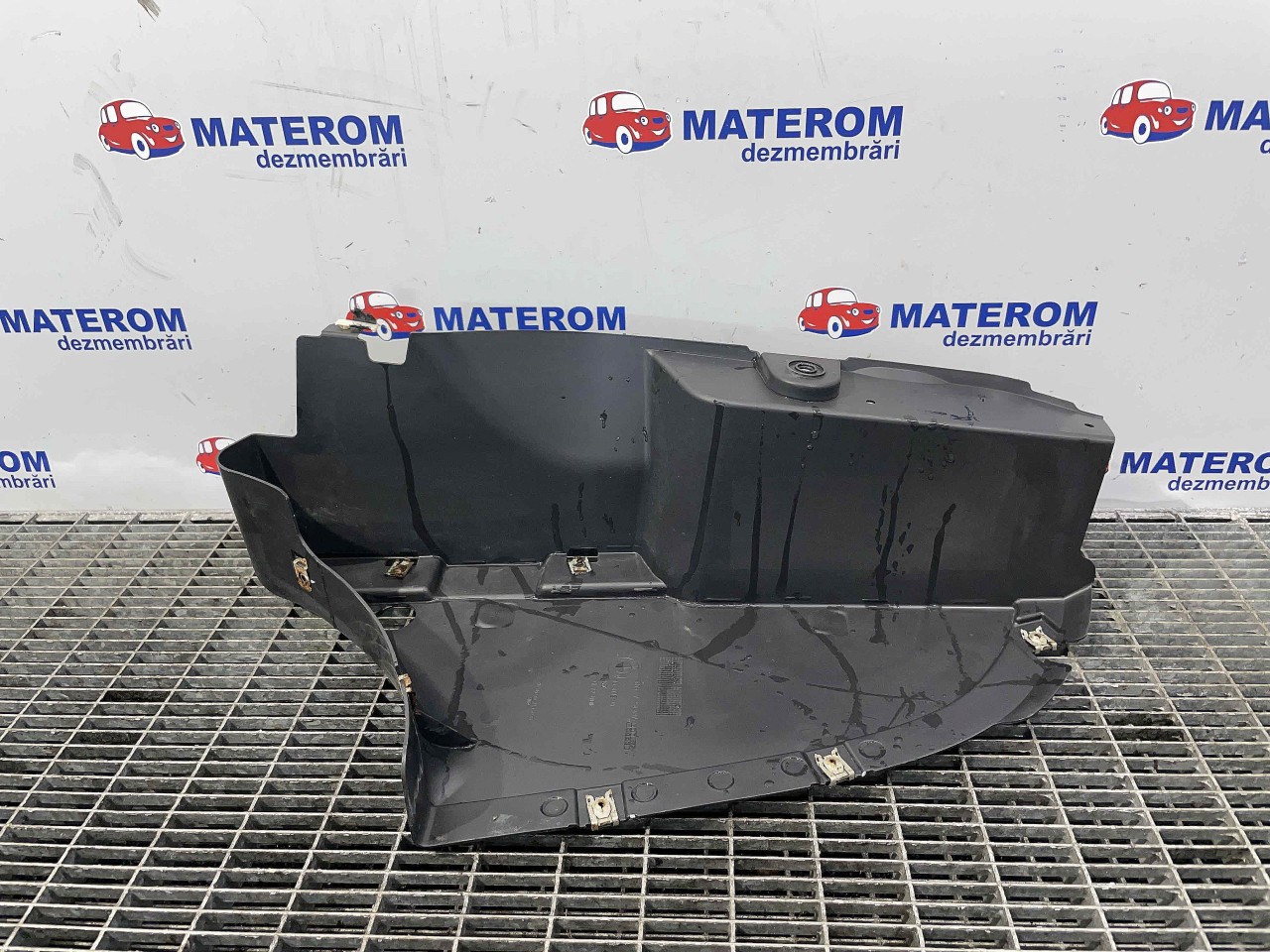 SCUT SUB MASINA BMW SERIA 3 F 30 - - (2011 2018)