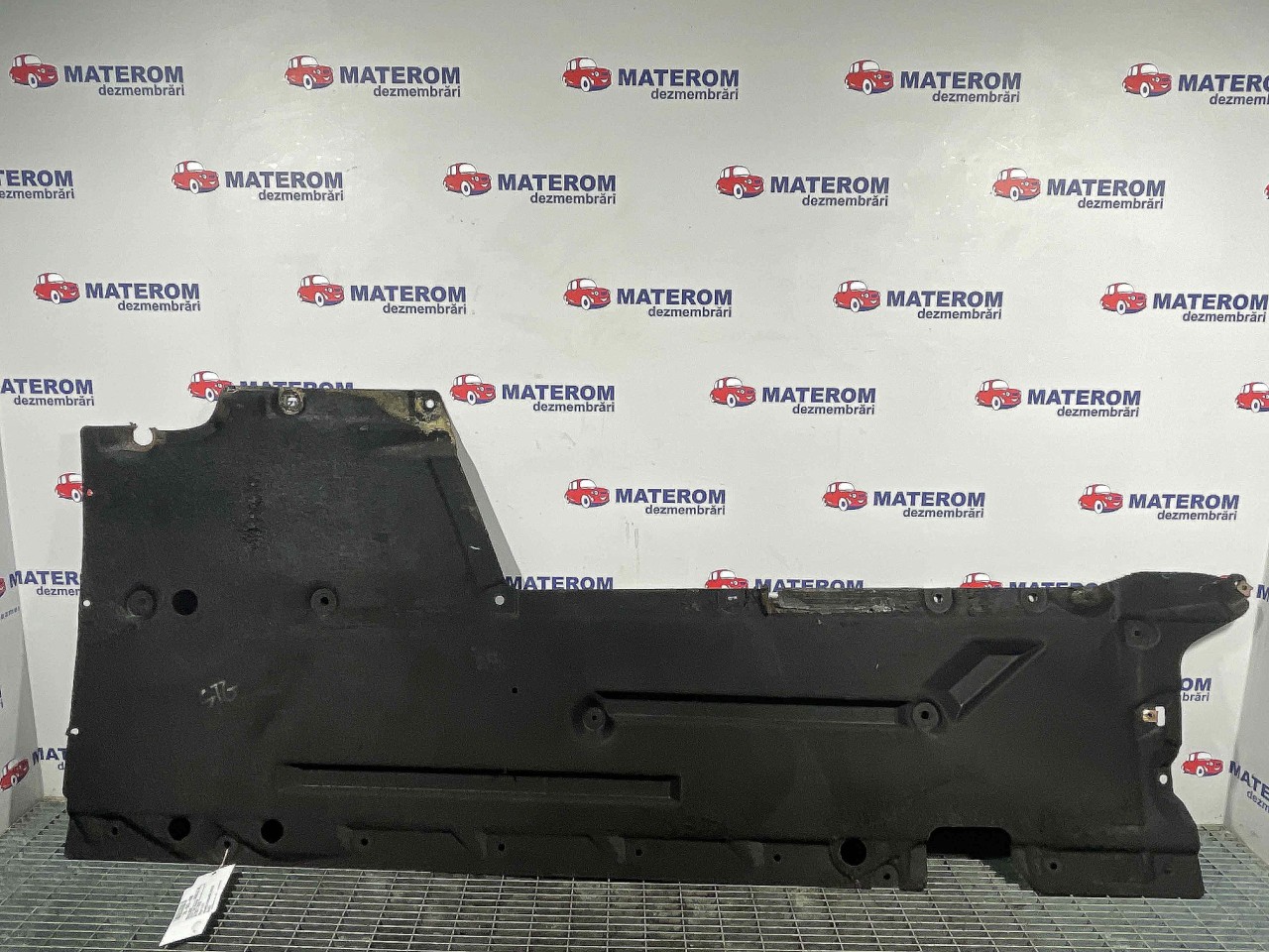 SCUT SUB MASINA BMW SERIA 3 F 30 SERIA 3 F 30 2.0 D - (2011 2018)