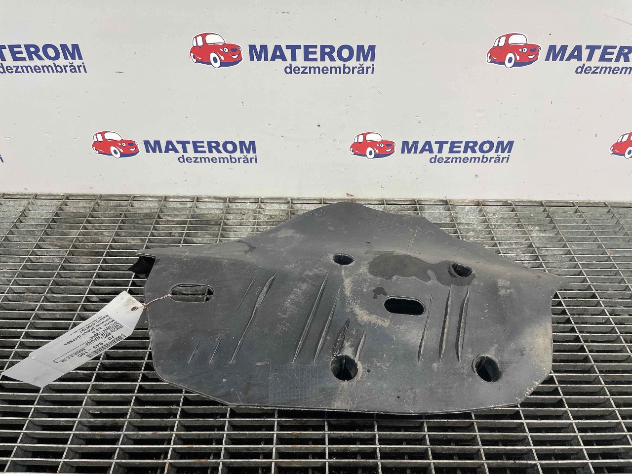 SCUT SUB MASINA BMW SERIA 3 F 30 SERIA 3 F 30 2.0 D - (2011 2018)