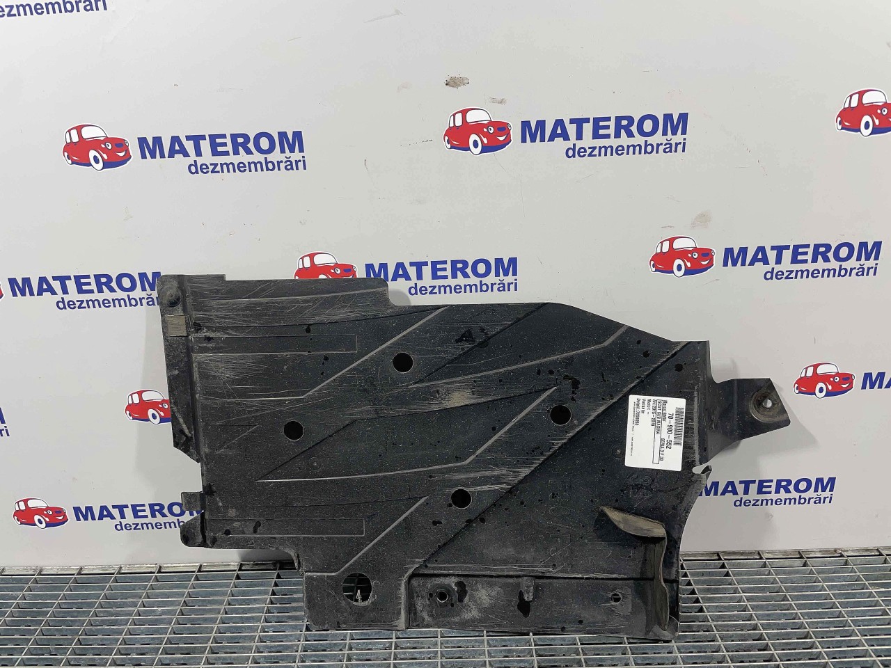 SCUT SUB MASINA BMW SERIA 3 F 30 SERIA 3 F 30 - - (2015 2018)