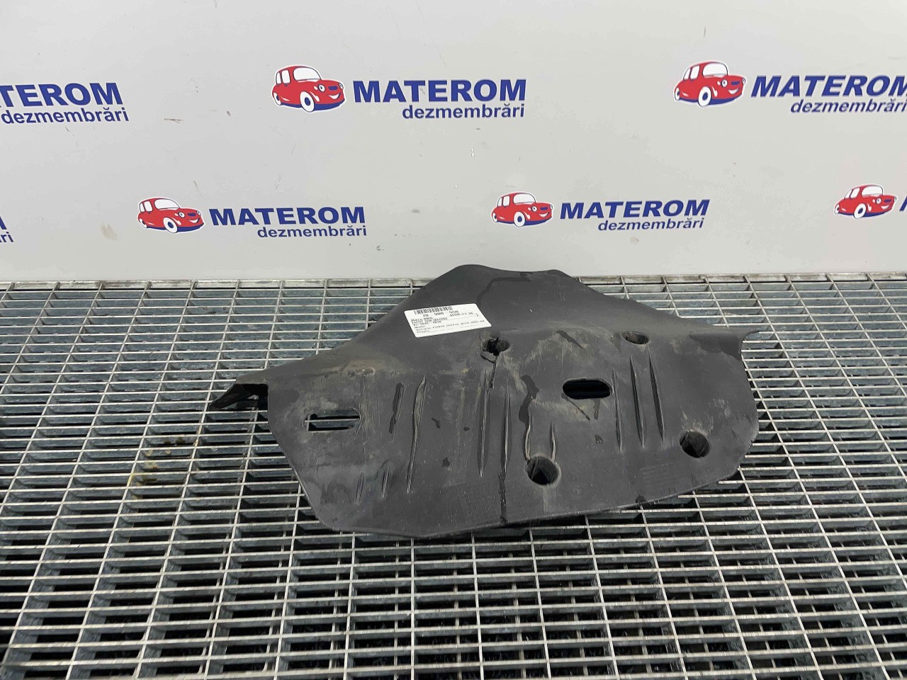 SCUT SUB MASINA BMW SERIA 3 F 30 SERIA 3 F 30 - - (2015 2018)
