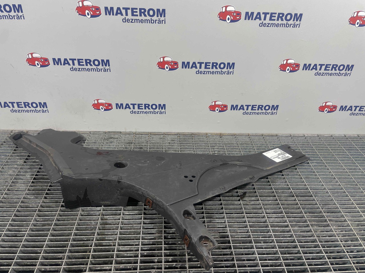 SCUT SUB MASINA BMW SERIA 5 F 10 - - (2010 2014)