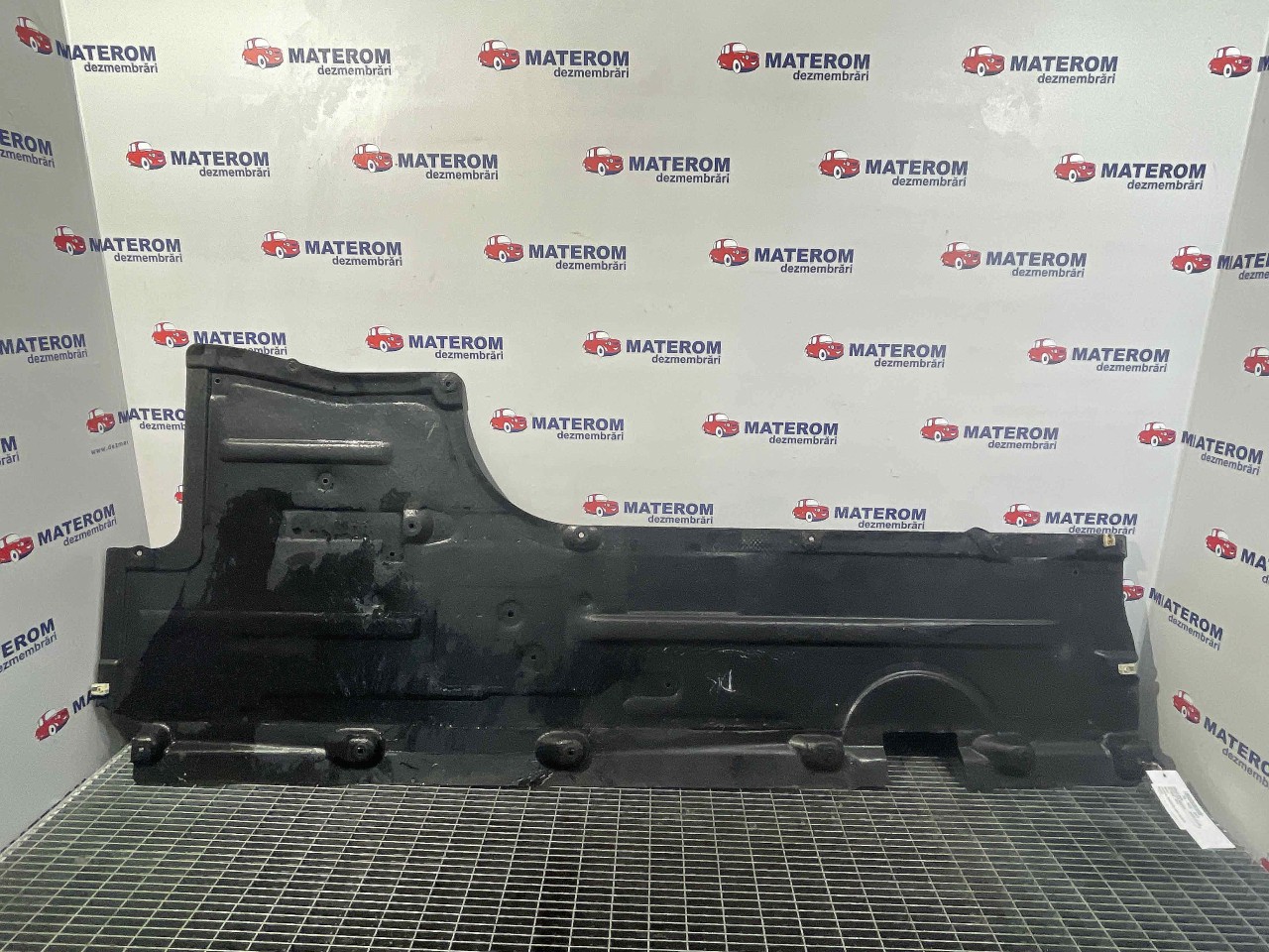 SCUT SUB MASINA BMW SERIA 5 F 10 - - (2010 2014)