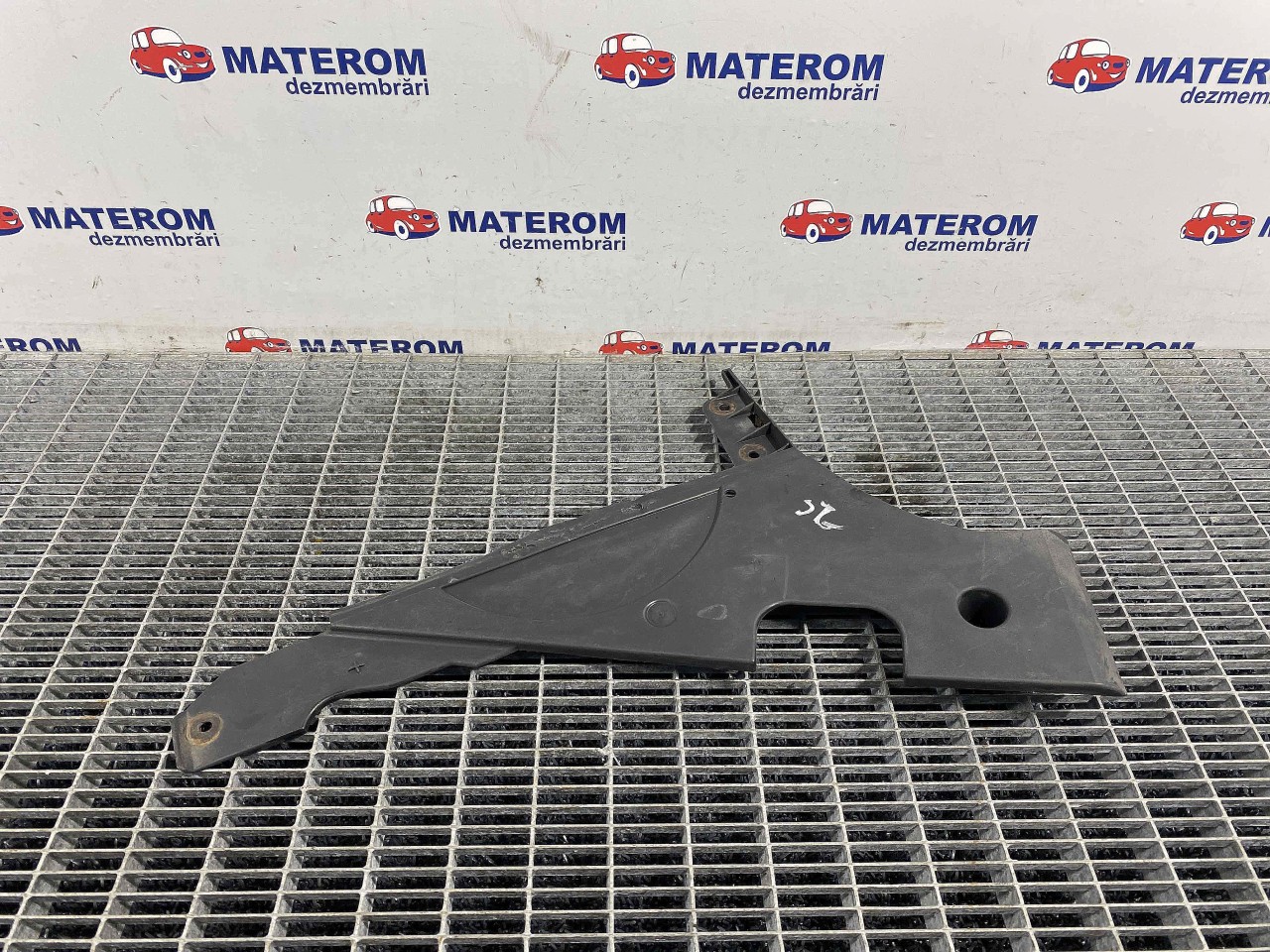 SCUT SUB MASINA BMW SERIA 5 F 10 - - (2010 2014)