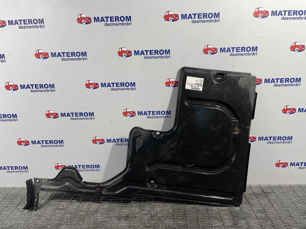 SCUT SUB MASINA BMW SERIA 7 E 66 - - (2005 2008)