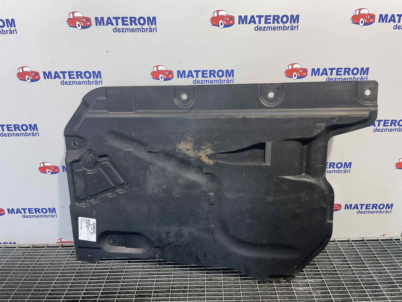 SCUT SUB MASINA BMW X1 - - (2009 2015)