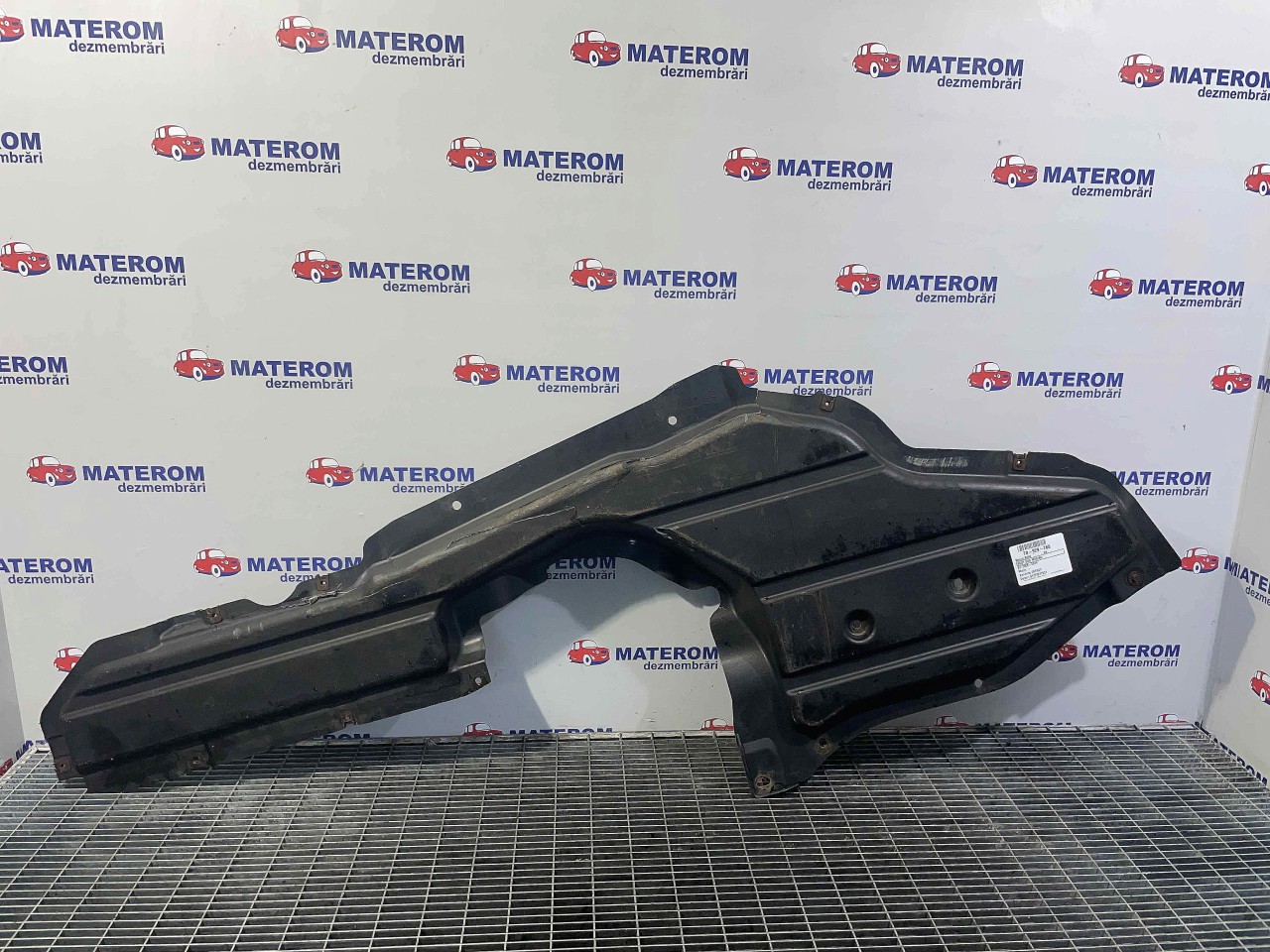 SCUT SUB MASINA BMW X6 X6 - - (2008 2014)