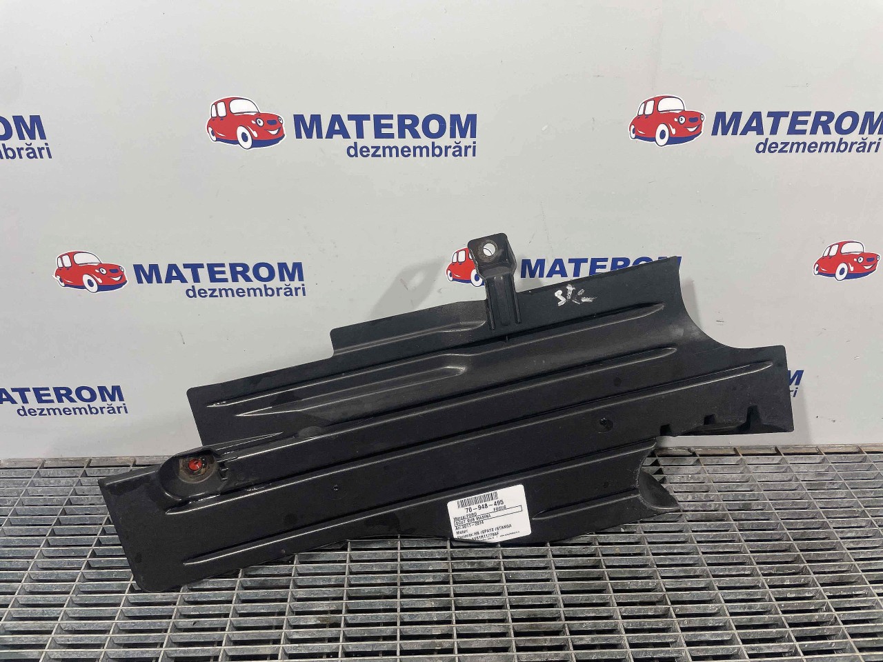 SCUT SUB MASINA FORD FOCUS - - (2011 2014)
