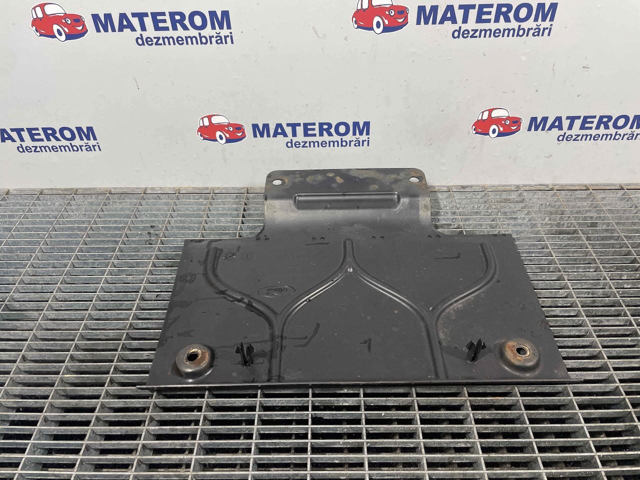 SCUT SUB MASINA FORD FOCUS - - (2011 2014)
