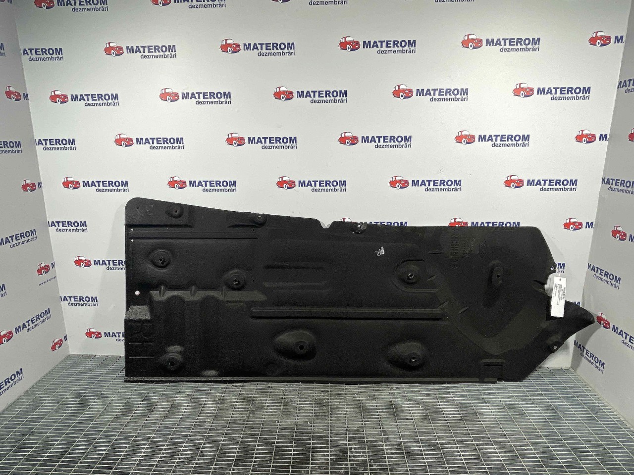SCUT SUB MASINA FORD FOCUS - - (2011 2014)