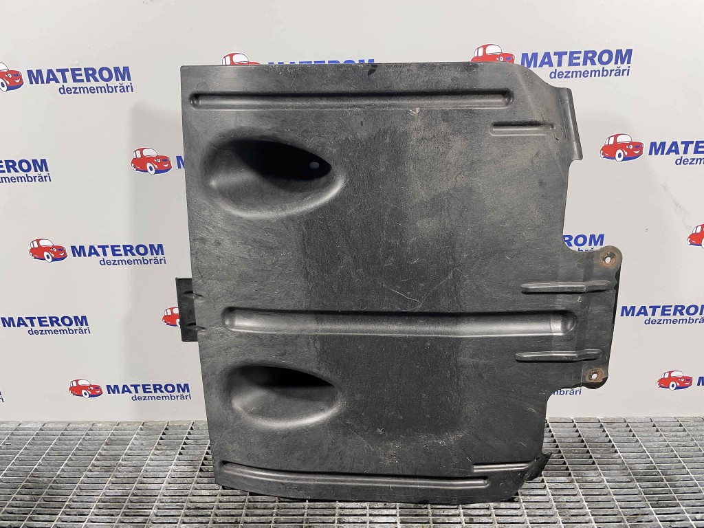 SCUT SUB MASINA FORD FOCUS - - (2011 2014)