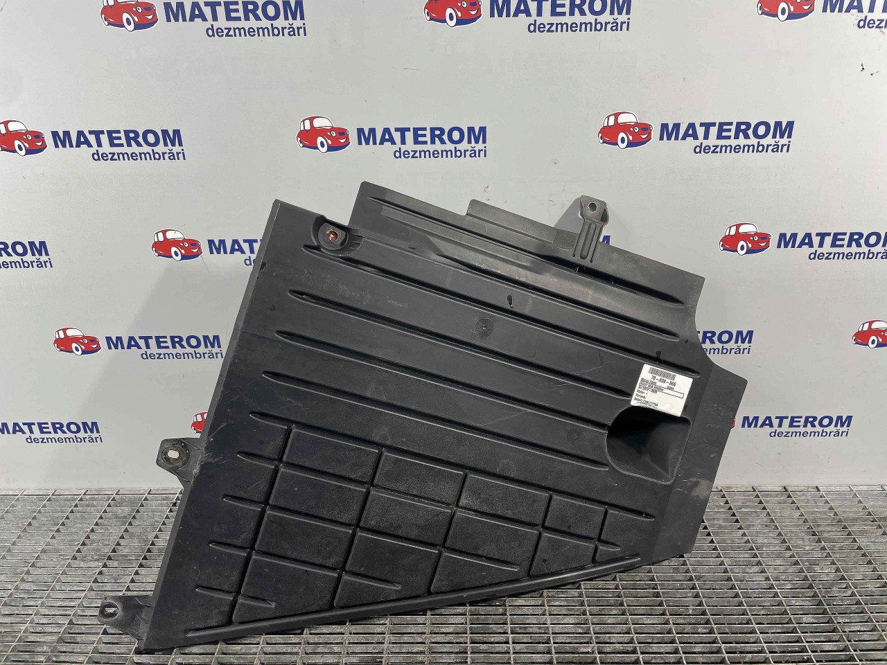 SCUT SUB MASINA FORD KUGA - - (2012 2019)
