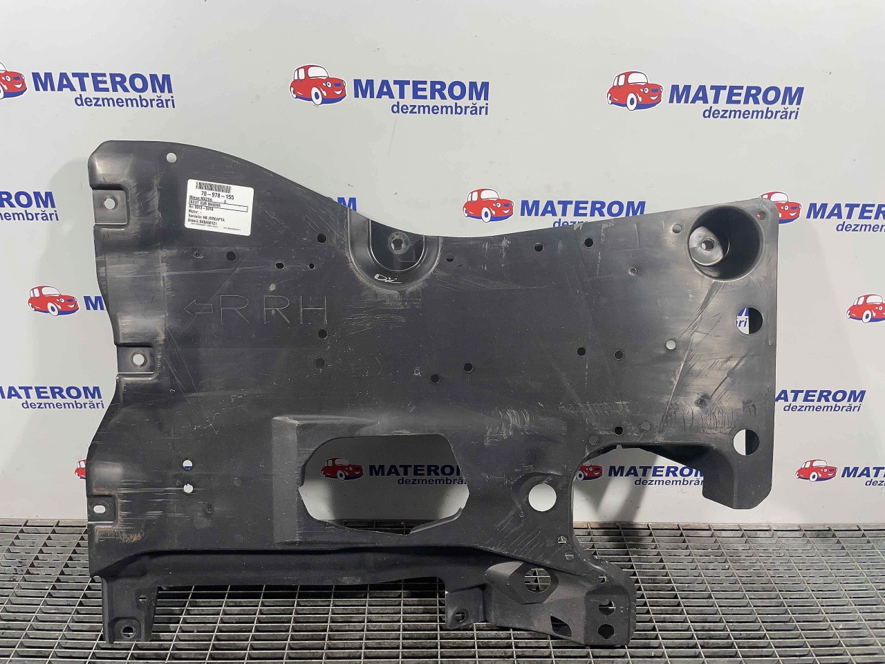 SCUT SUB MASINA MAZDA 3 - - (2013 2018)