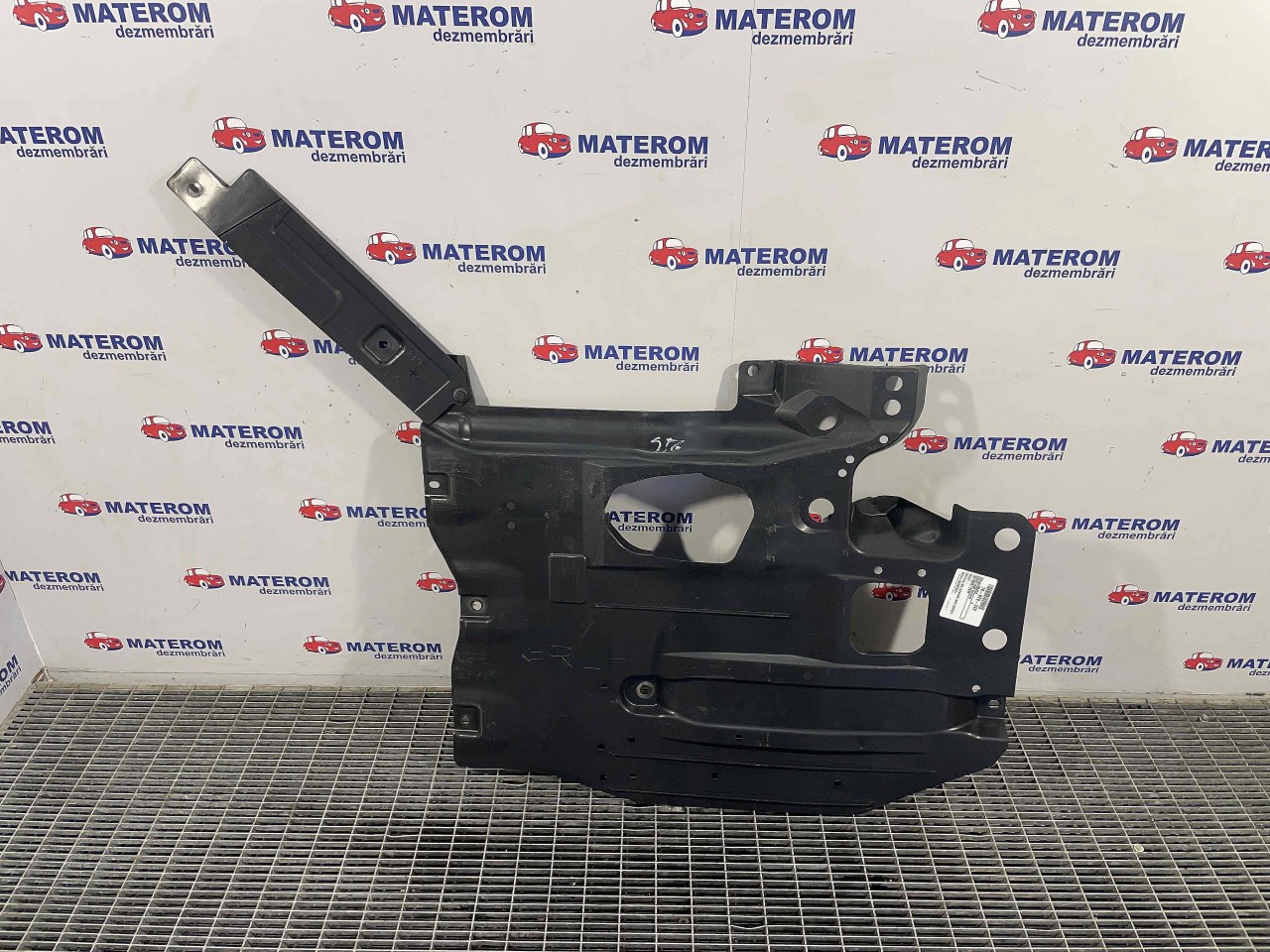 SCUT SUB MASINA MAZDA 3 - - (2013 2018)