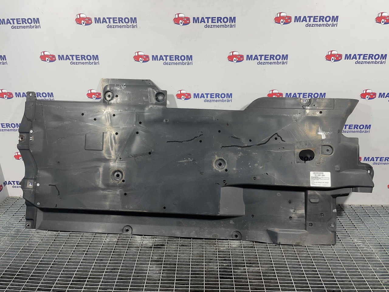SCUT SUB MASINA MAZDA 3 - - (2013 2018)
