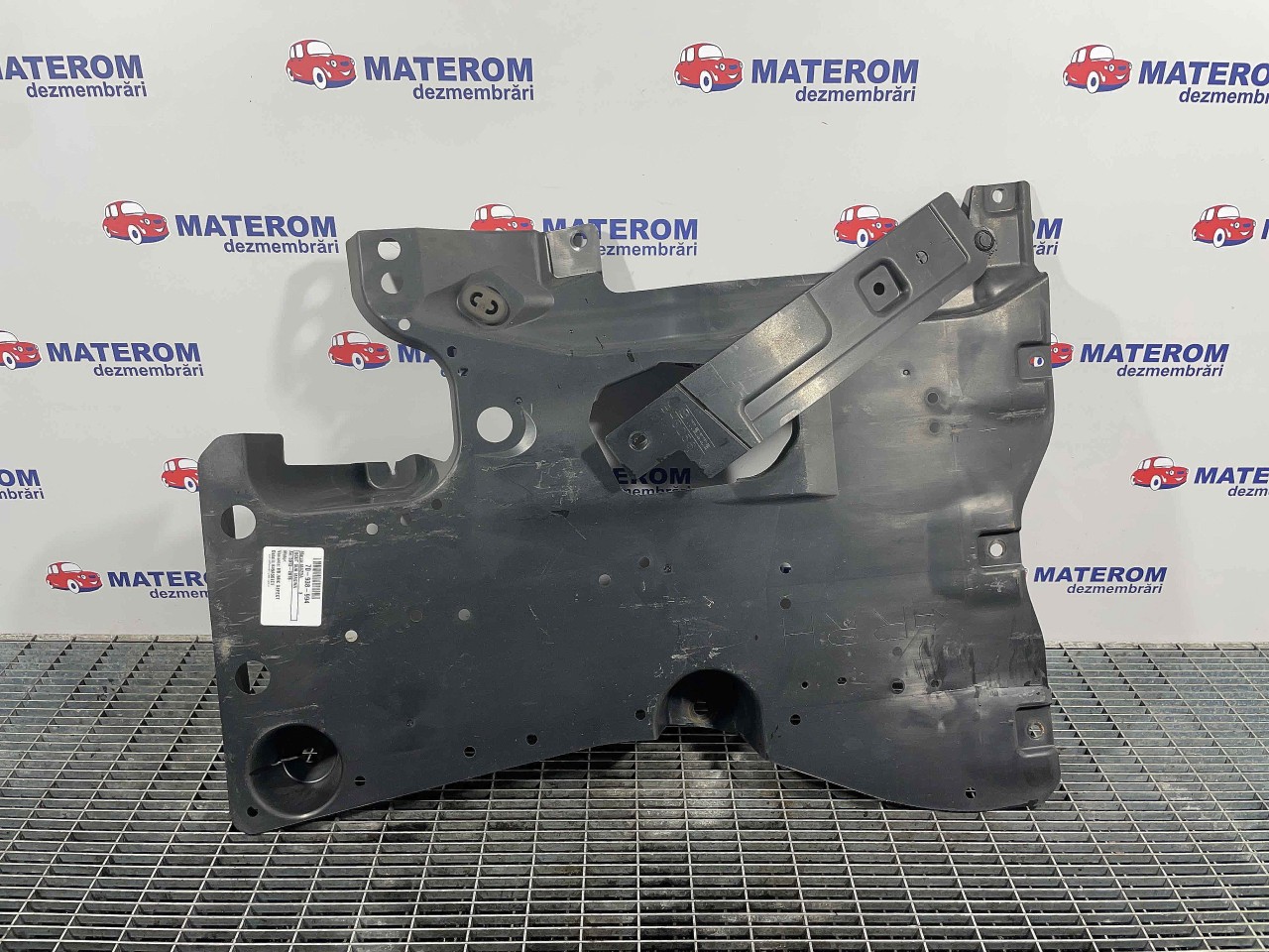 SCUT SUB MASINA MAZDA 3 - - (2013 2018)