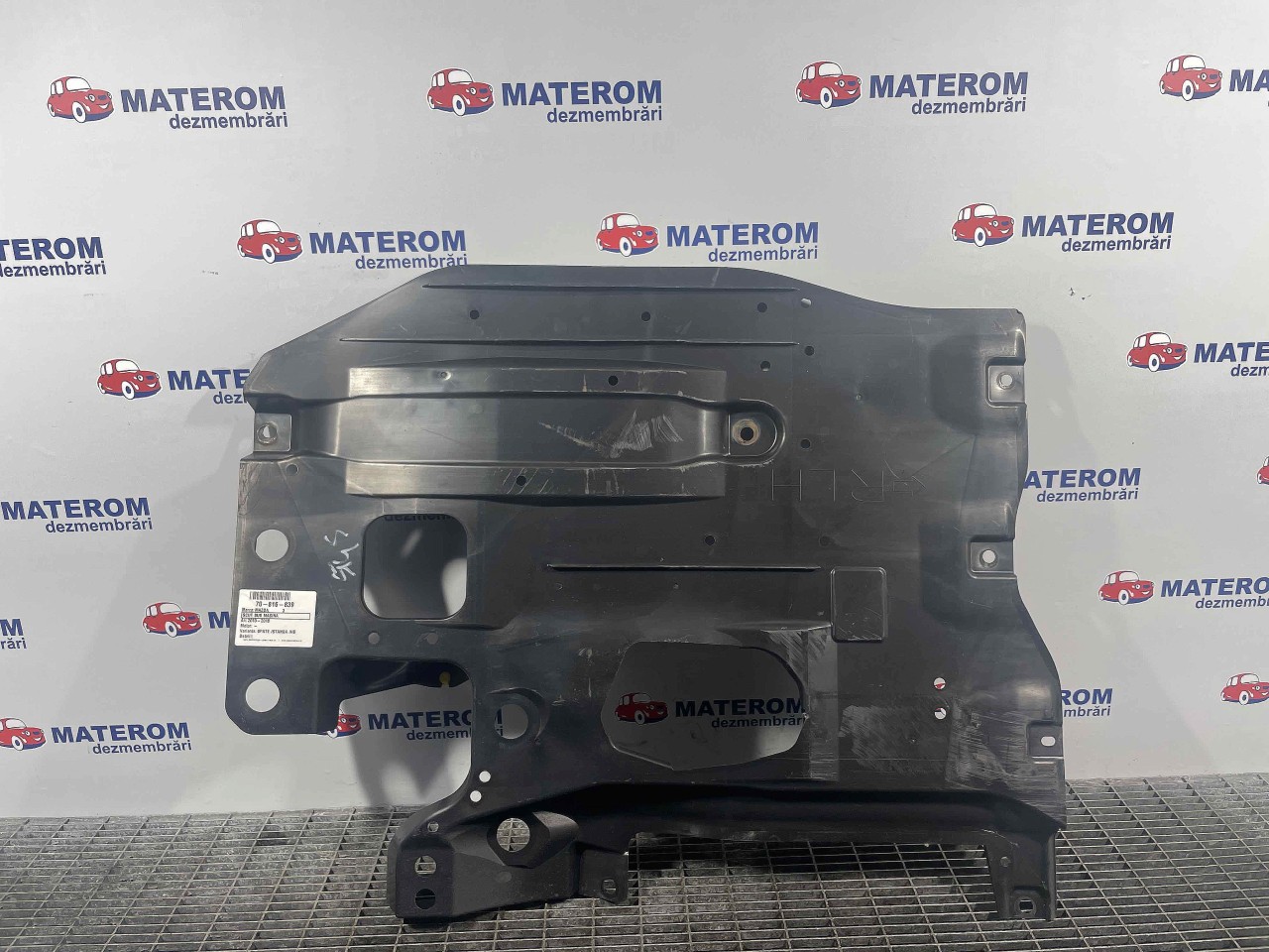 SCUT SUB MASINA MAZDA 3 3 - - (2013 2018)