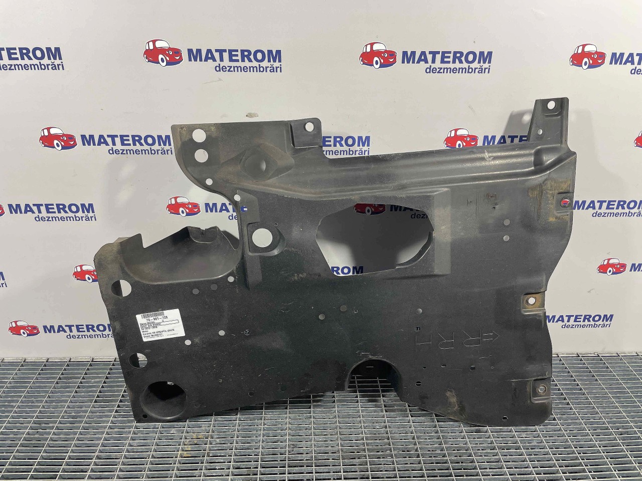 SCUT SUB MASINA MAZDA 3 3 - - (2013 2018)