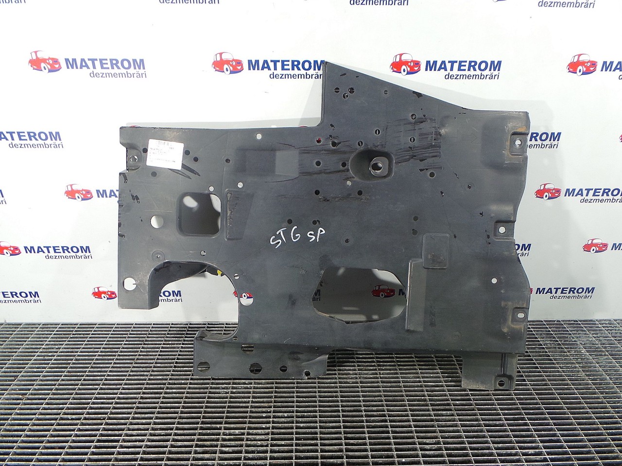 SCUT SUB MASINA MAZDA 6 6 - - (2012 2016)